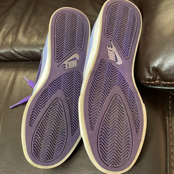 Nike Sweet Classic Sneakers - Picture 6 of 8